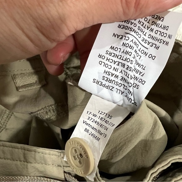 REI Relaxed Fit Khaki 8.5 Inch Hiking Cargo Outdoor Walking Shorts  - Size 6 - Picture 9 of 12